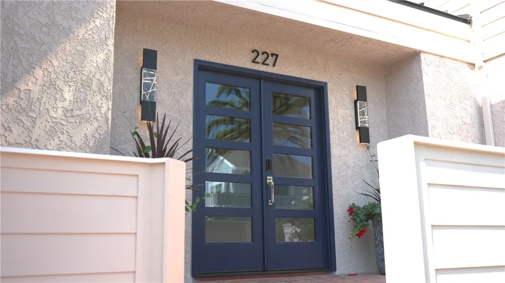 227 18th Street Huntington Beach, CA 92648
