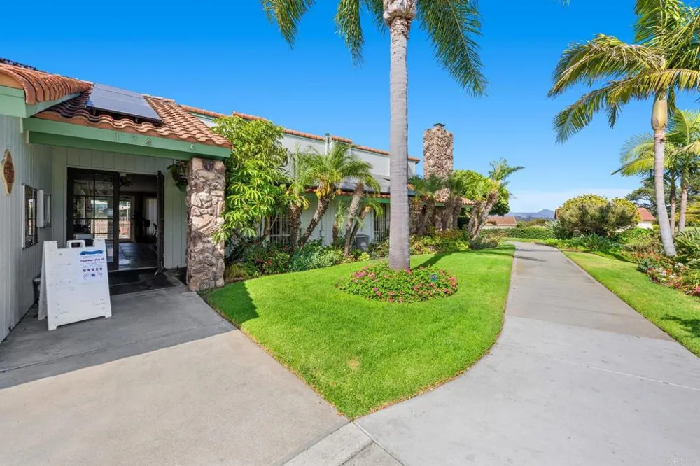 2168 Valleydale Lane Encinitas, CA 92024