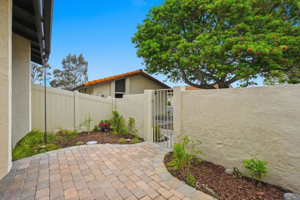 2168 Valleydale Lane Encinitas, CA 92024