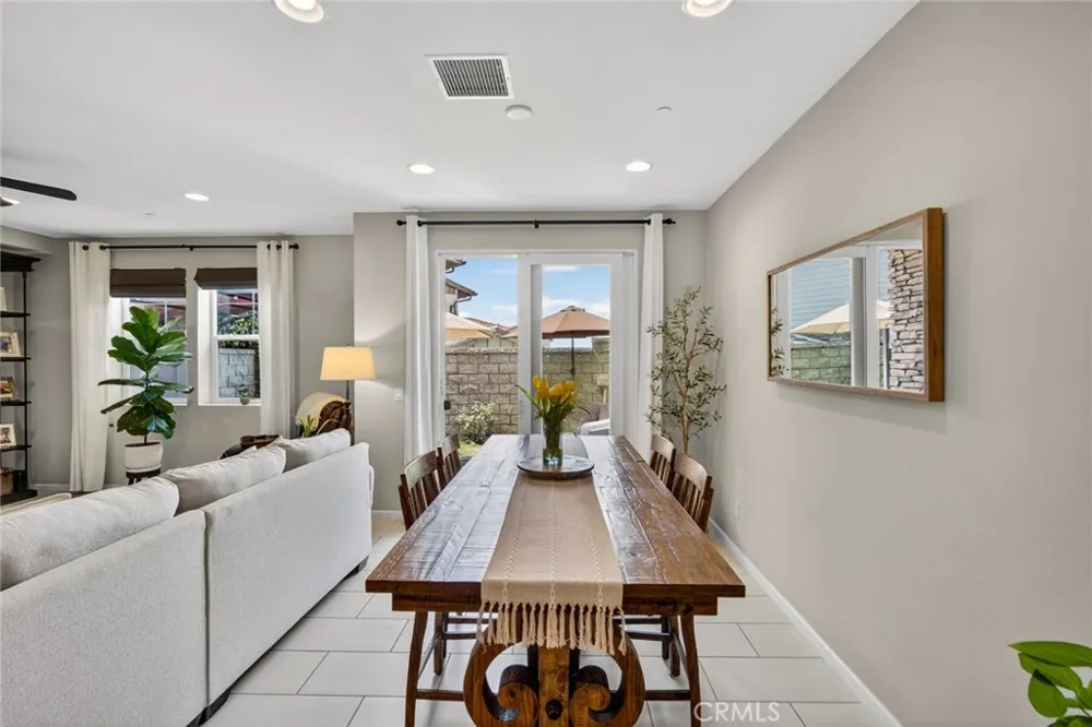 3877 Par Yorba Linda, CA 92886