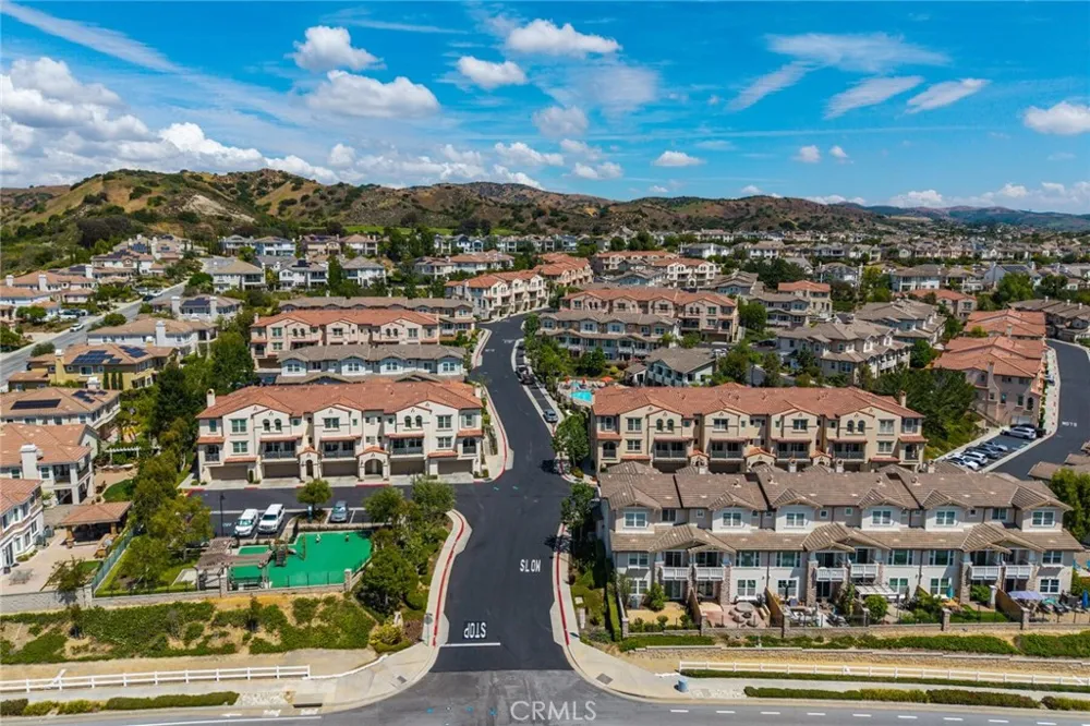 3877 Par Yorba Linda, CA 92886