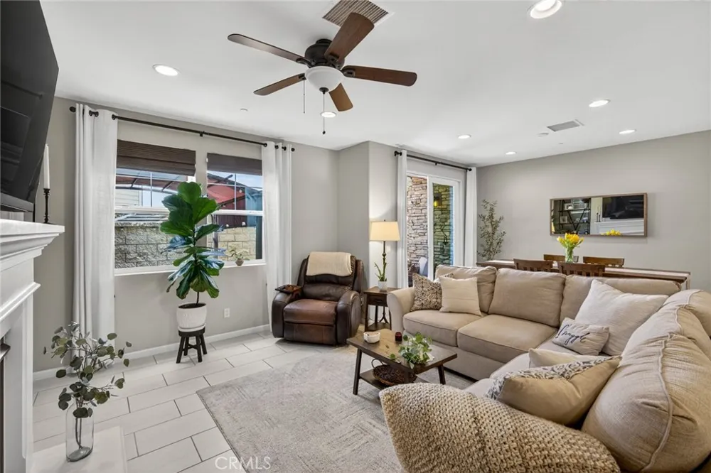 3877 Par Yorba Linda, CA 92886