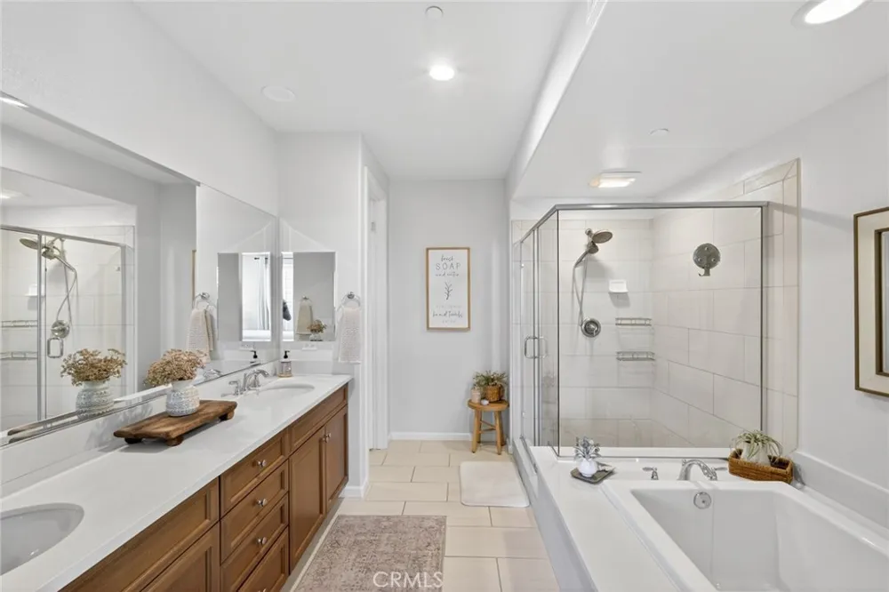 3877 Par Yorba Linda, CA 92886