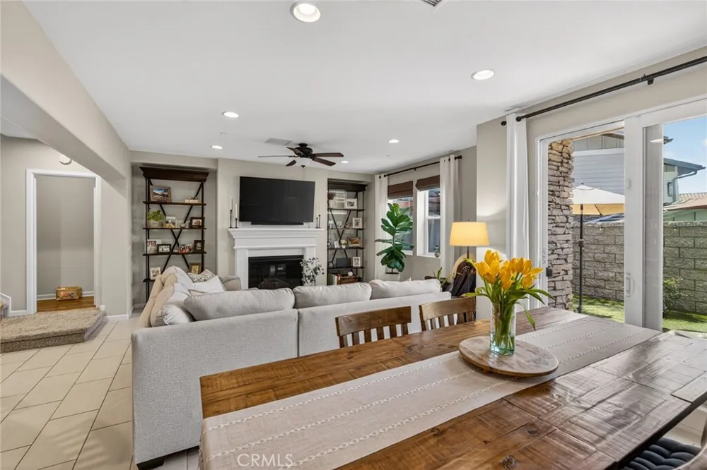 3877 Par Yorba Linda, CA 92886