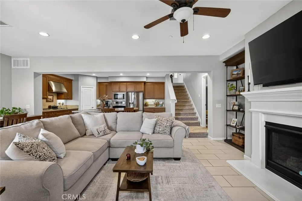 3877 Par Yorba Linda, CA 92886