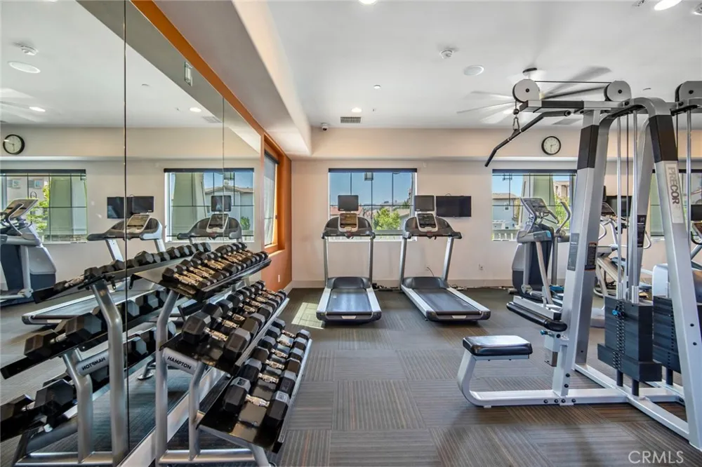 3877 Par Yorba Linda, CA 92886