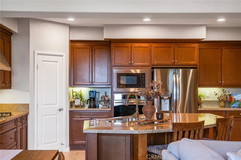 3877 Par Yorba Linda, CA 92886