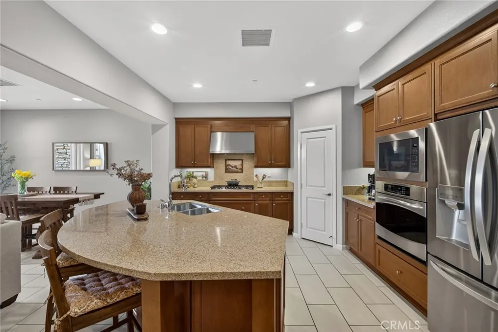 3877 Par Yorba Linda, CA 92886