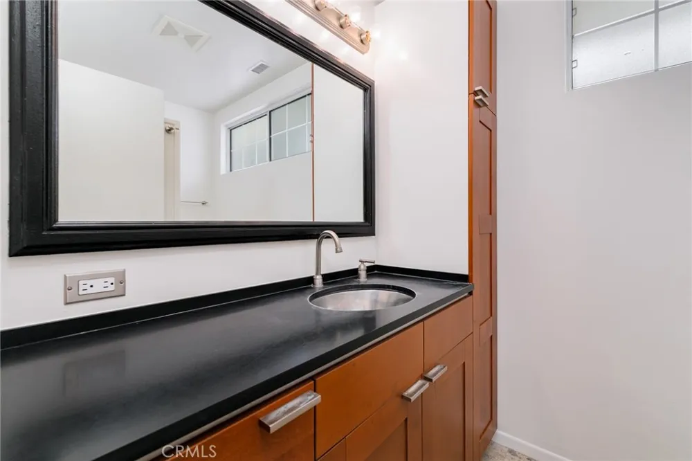 2128 Oak Crest Riverside, CA 92506