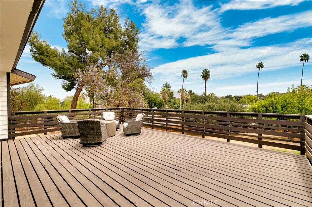 2128 Oak Crest Riverside, CA 92506