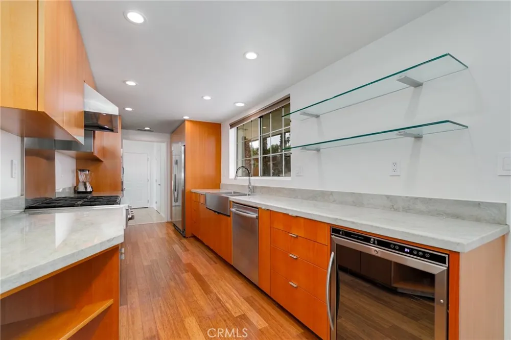 2128 Oak Crest Riverside, CA 92506