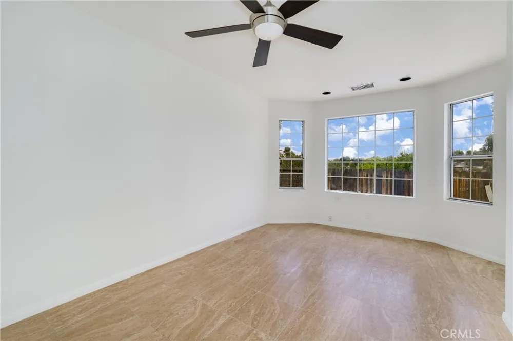 2128 Oak Crest Riverside, CA 92506