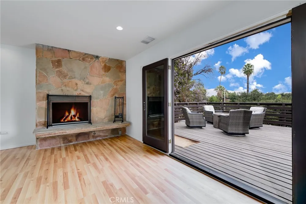 2128 Oak Crest Riverside, CA 92506