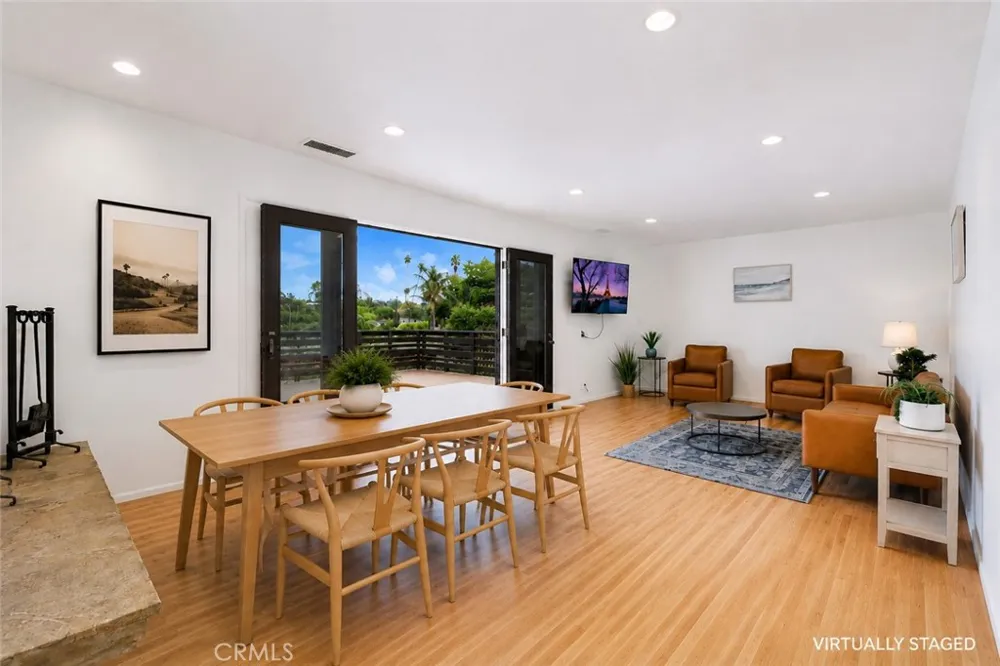 2128 Oak Crest Riverside, CA 92506