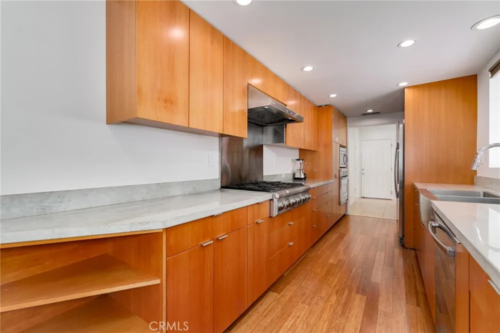 2128 Oak Crest Riverside, CA 92506