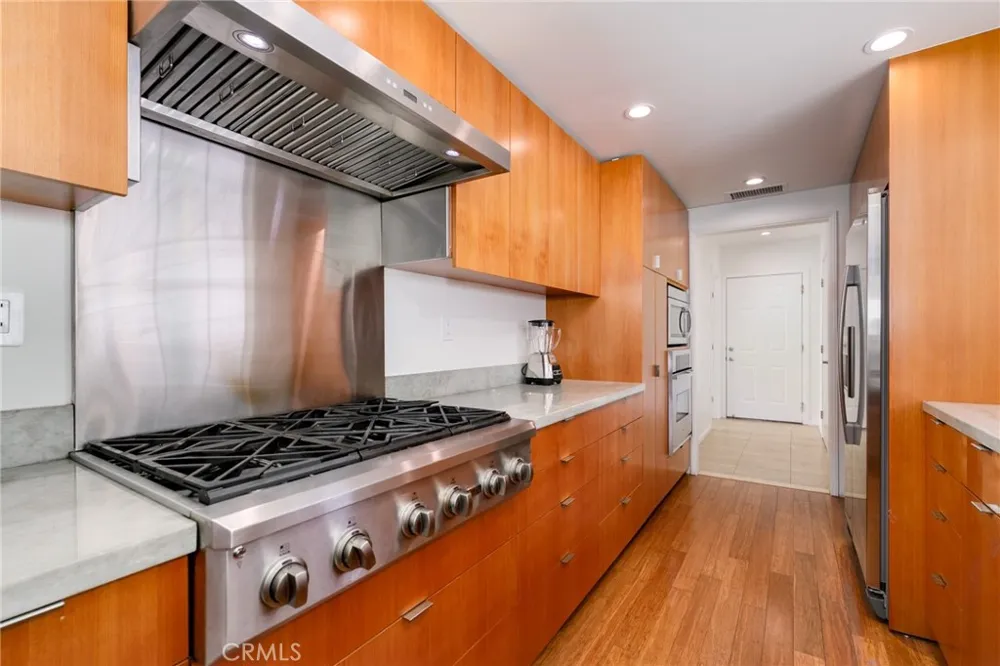 2128 Oak Crest Riverside, CA 92506
