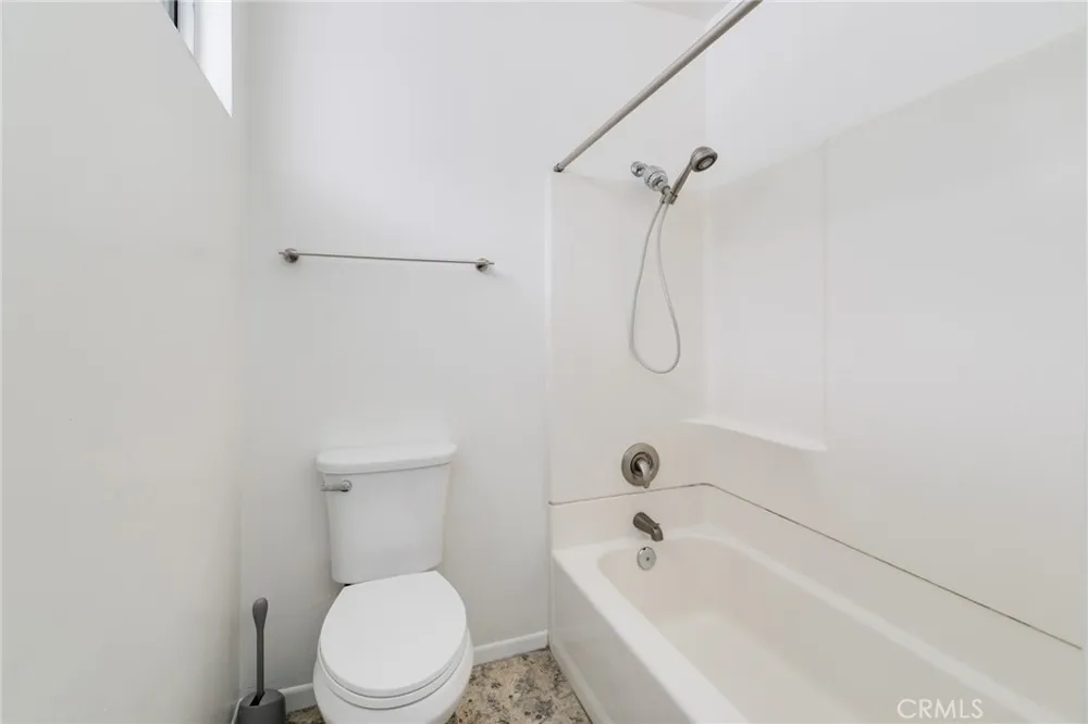 2128 Oak Crest Riverside, CA 92506