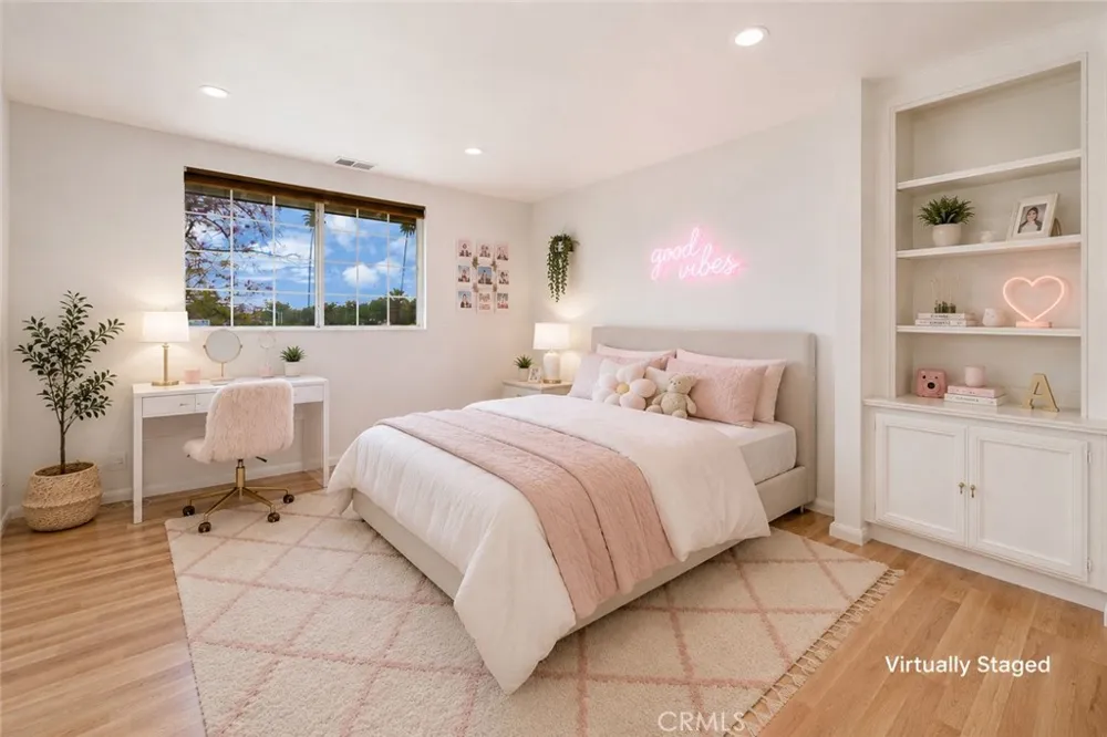 2128 Oak Crest Riverside, CA 92506