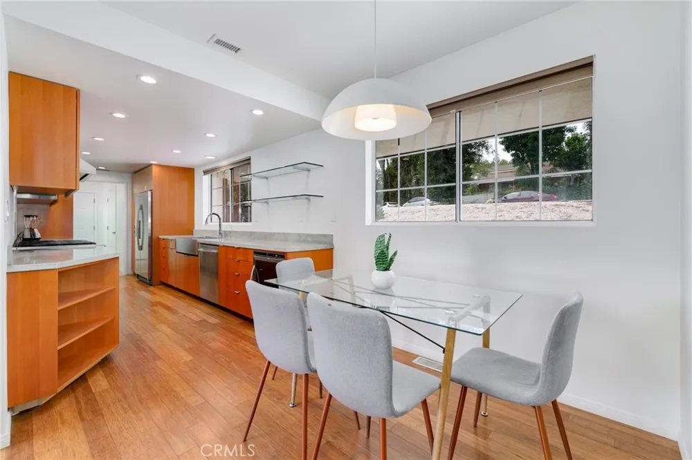 2128 Oak Crest Riverside, CA 92506