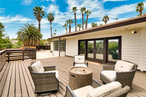 2128 Oak Crest