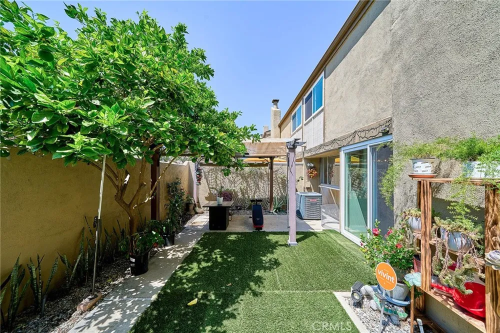 874 Northwood Pomona, CA 91767