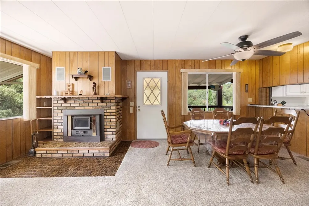 352 Lodgeview Oroville, CA 95966