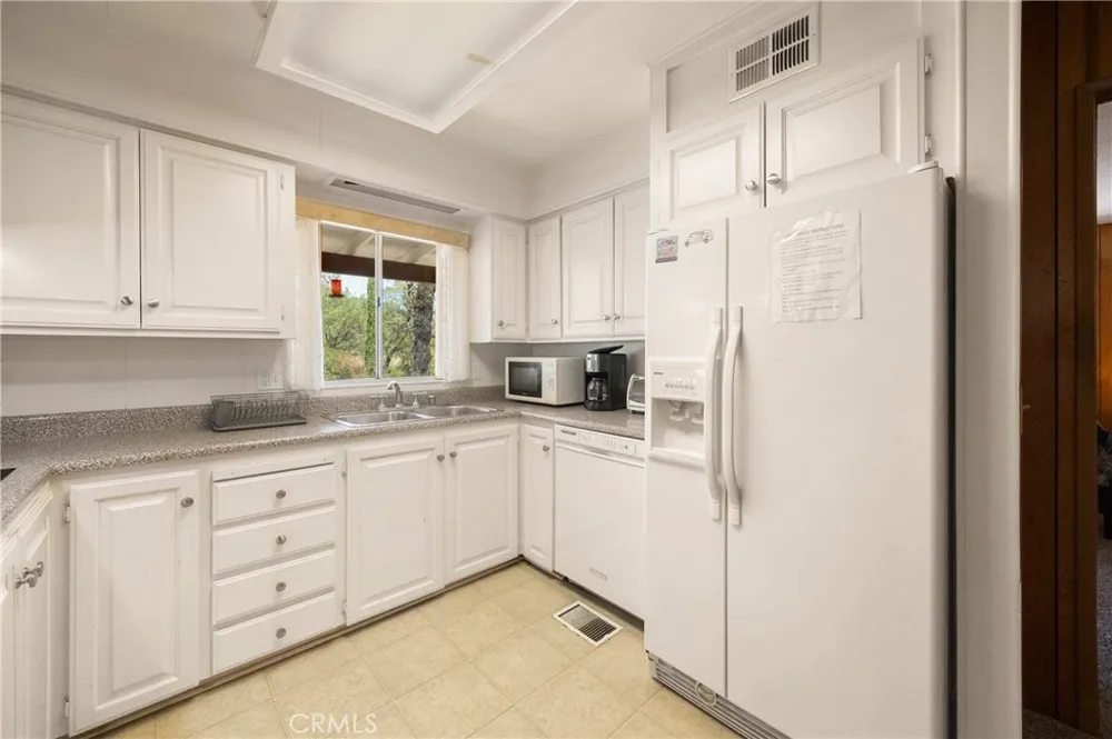352 Lodgeview Oroville, CA 95966
