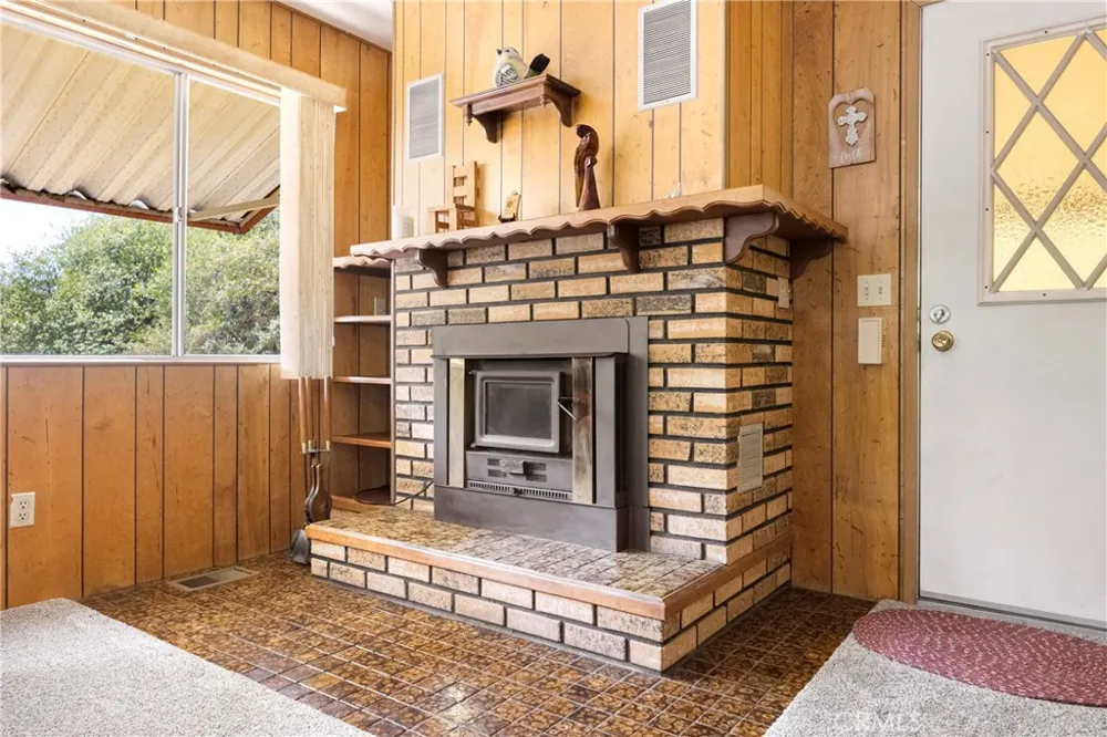 352 Lodgeview Oroville, CA 95966