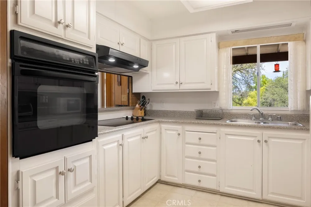 352 Lodgeview Oroville, CA 95966