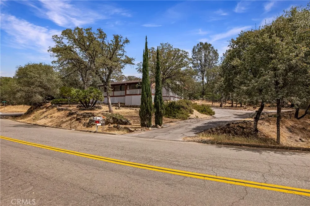352 Lodgeview Oroville, CA 95966