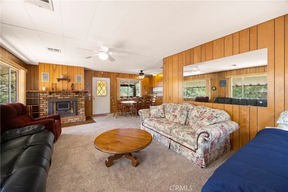 352 Lodgeview Oroville, CA 95966