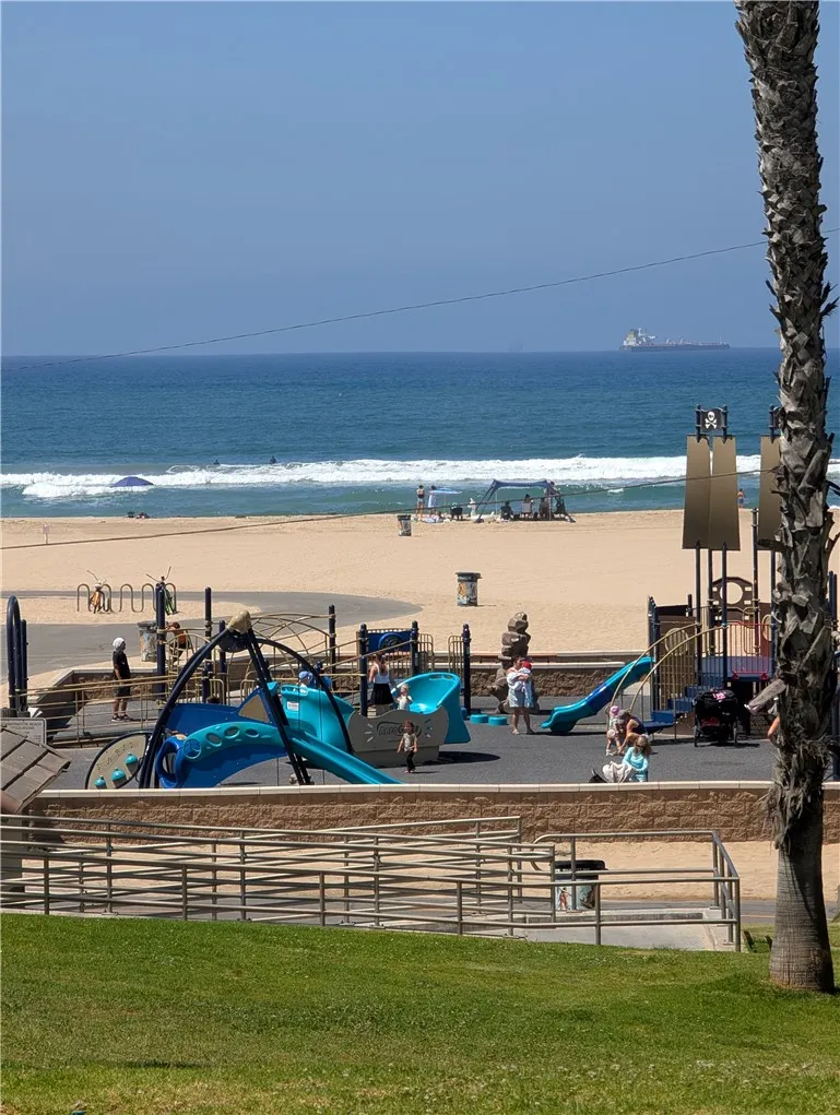 205 13th Street #D Huntington Beach, CA 92648
