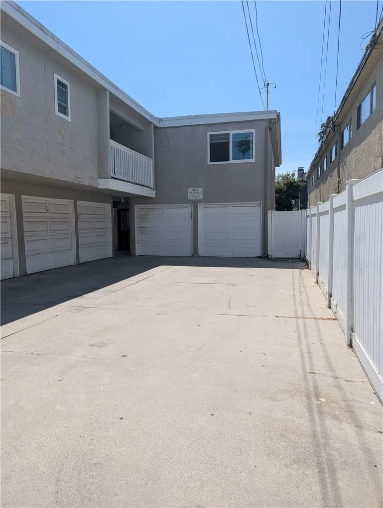 205 13th Street #D Huntington Beach, CA 92648