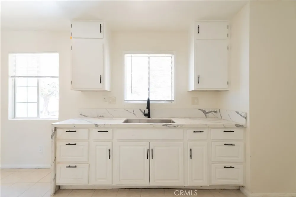 40754 179th E Lancaster, CA 93535