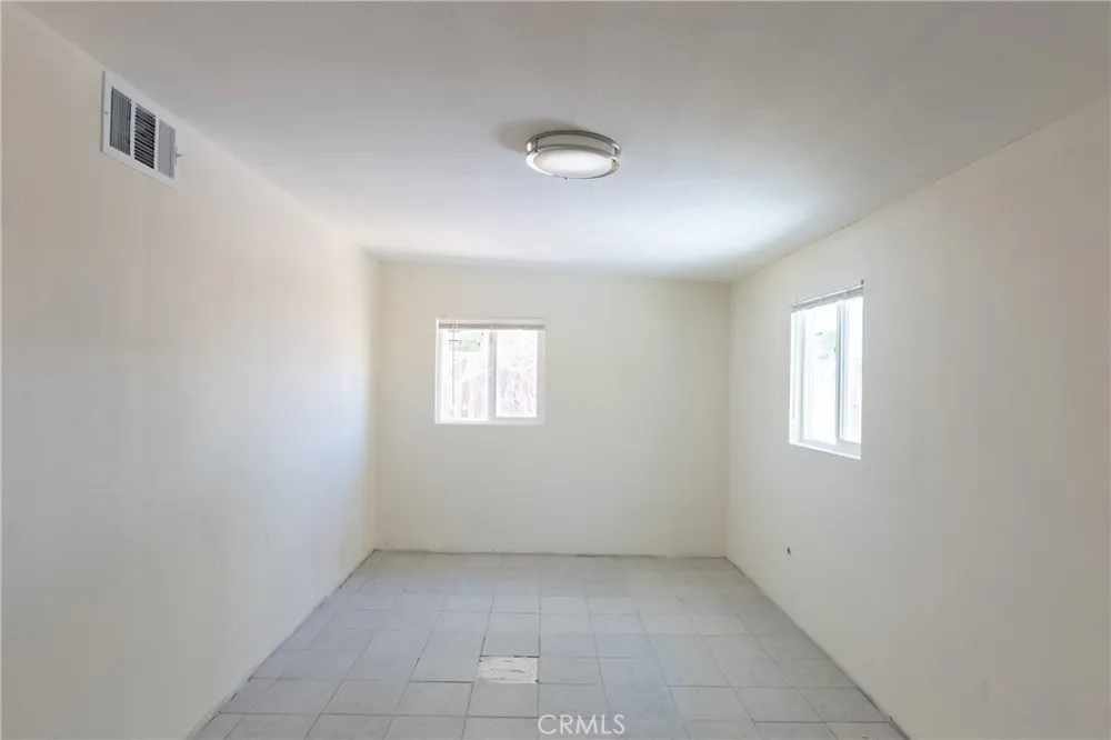 40754 179th E Lancaster, CA 93535