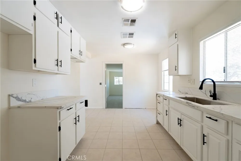 40754 179th E Lancaster, CA 93535