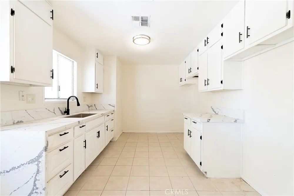 40754 179th E Lancaster, CA 93535