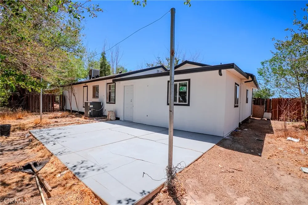 40754 179th E Lancaster, CA 93535