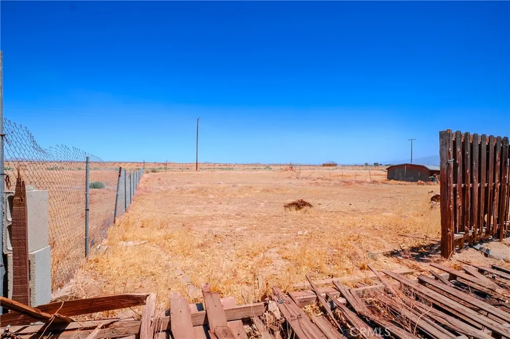 40754 179th E Lancaster, CA 93535