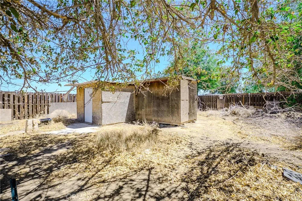 40754 179th E Lancaster, CA 93535