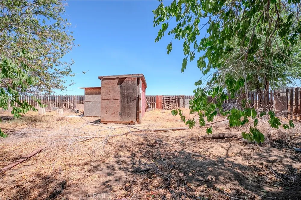 40754 179th E Lancaster, CA 93535
