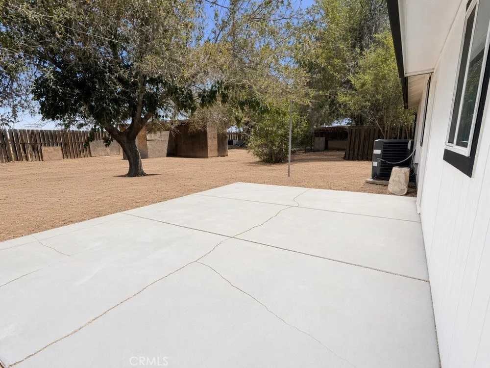 40754 179th E Lancaster, CA 93535