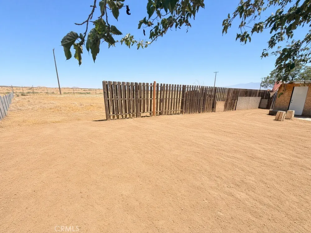 40754 179th E Lancaster, CA 93535