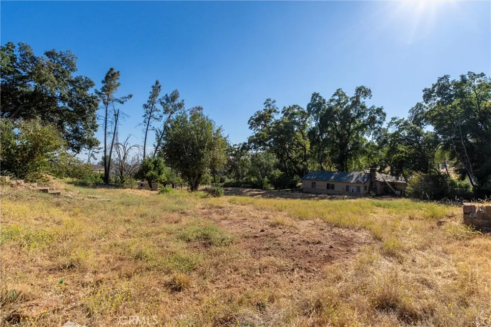 1557 La Grande Vue Paradise, CA 95969