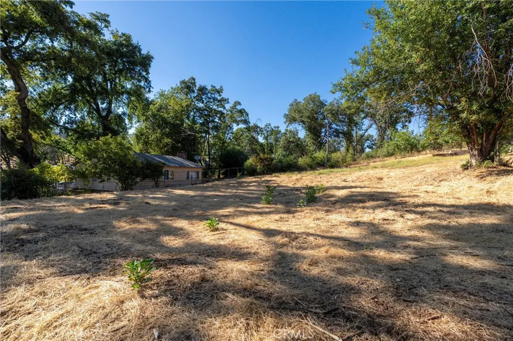 1557 La Grande Vue Paradise, CA 95969