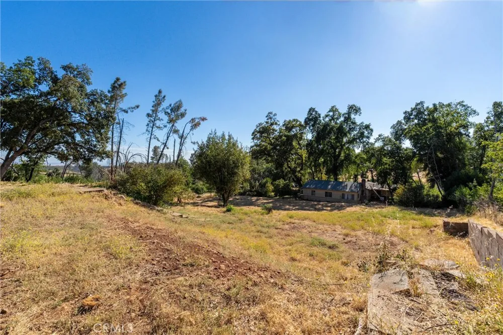 1557 La Grande Vue Paradise, CA 95969