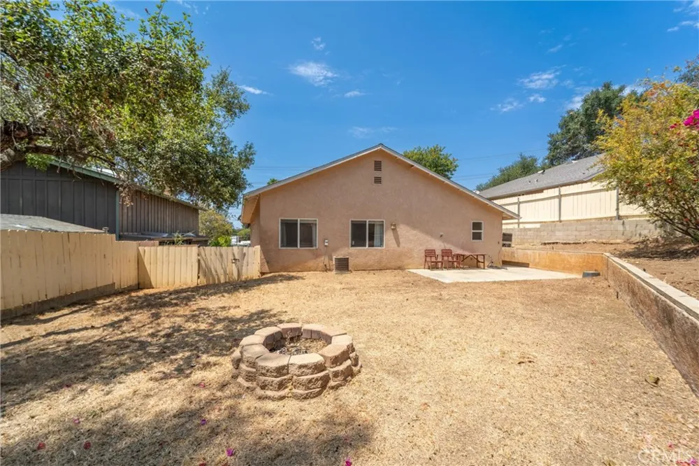 1311 E Mission Fallbrook, CA 92028
