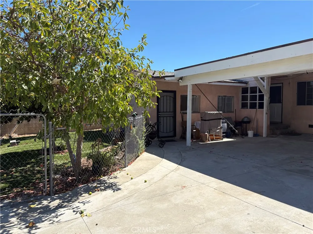11241 De Haven Ave. Pacoima, CA 91331