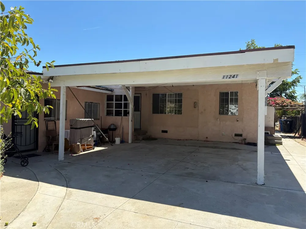 11241 De Haven Ave. Pacoima, CA 91331
