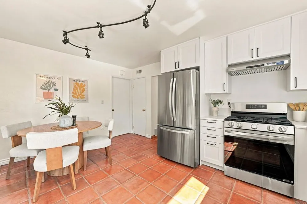 961 Woodlake Drive Cardiff by the Sea, CA 92007